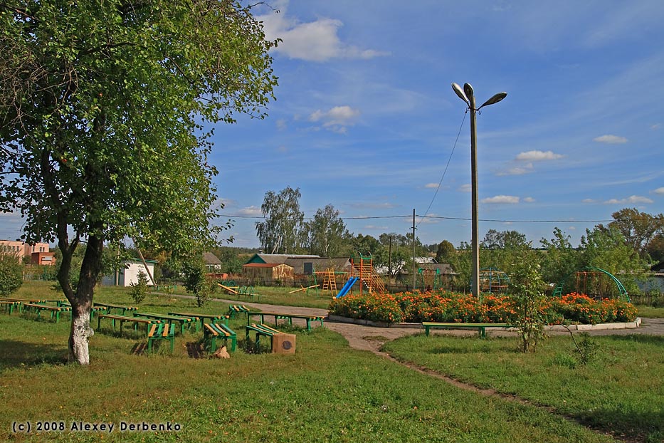 Троснянский поселковый парк
(Орловская область, Троснянский район, поселок Тросна)